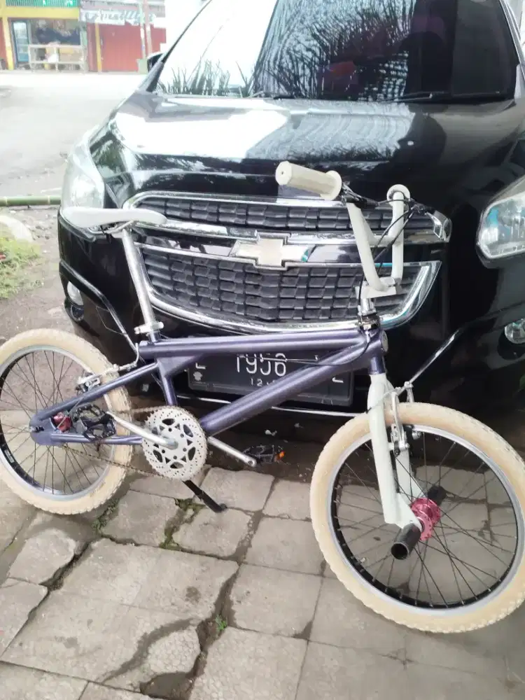 Sepeda bmx mongoose frestyle kuereeen kuat banget