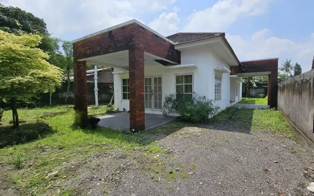 Rumah Murah dengan Halaman Luas dekat Kampus UTY dan Jogja City Mall