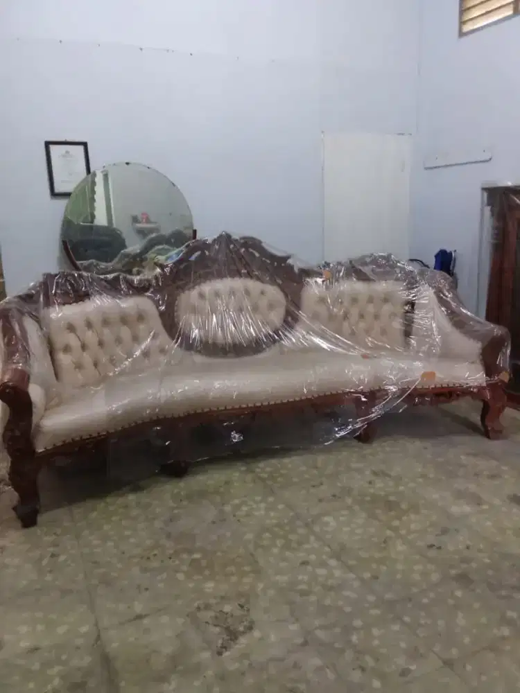 Mebel Perabot Jepara asli set sofa kursi tamu lemari pajangan murah