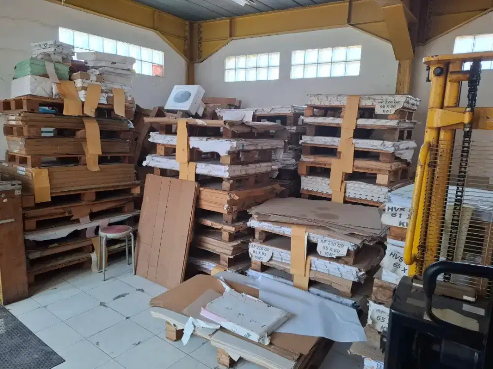 Sisa kertas dan Forklip merk krisbow