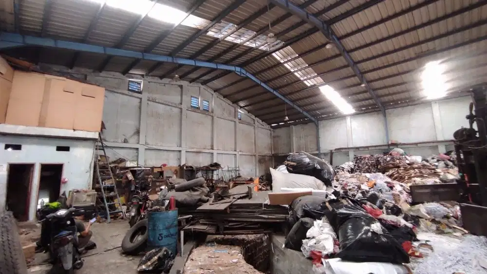 Gudang di Pondok Bambu, Hanya 10 Menit Ke Tol Rawamangun