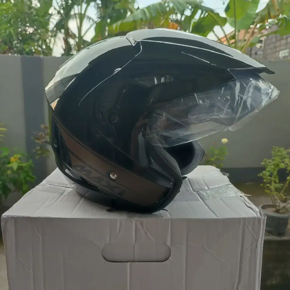 Helm NMAX baru original dealer lokasi Batubulan