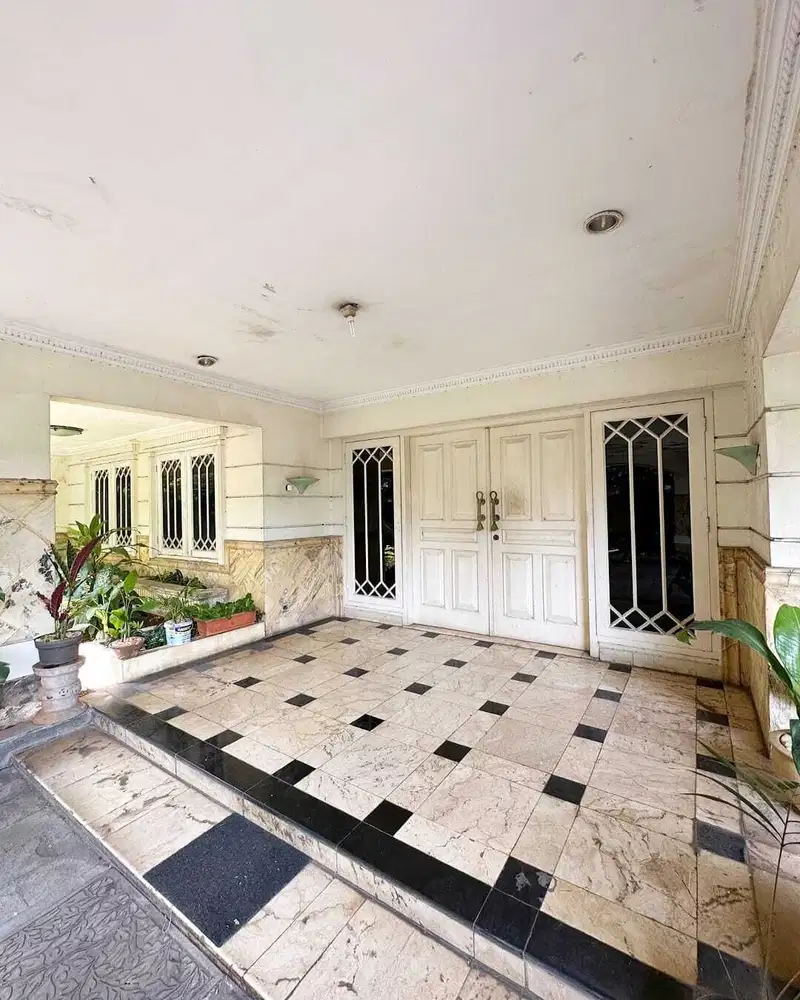 JUAL CEPAT RUMAH MENTENG JL. CENDANA & SUWIRYO, JAKARTA PUSAT (NEGO)