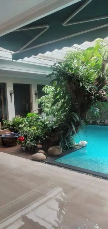 JUAL CEPAT RUMAH 3LT JL. YUSUF ADIWINATA, MENTENG, JAKARTA PUSAT