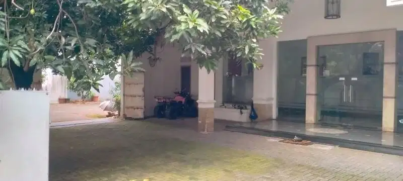 JUAL RUMAH MENTENG AREA KOMERSIAL DI HOS COKROAMINOTO, JAKARTA PUSAT