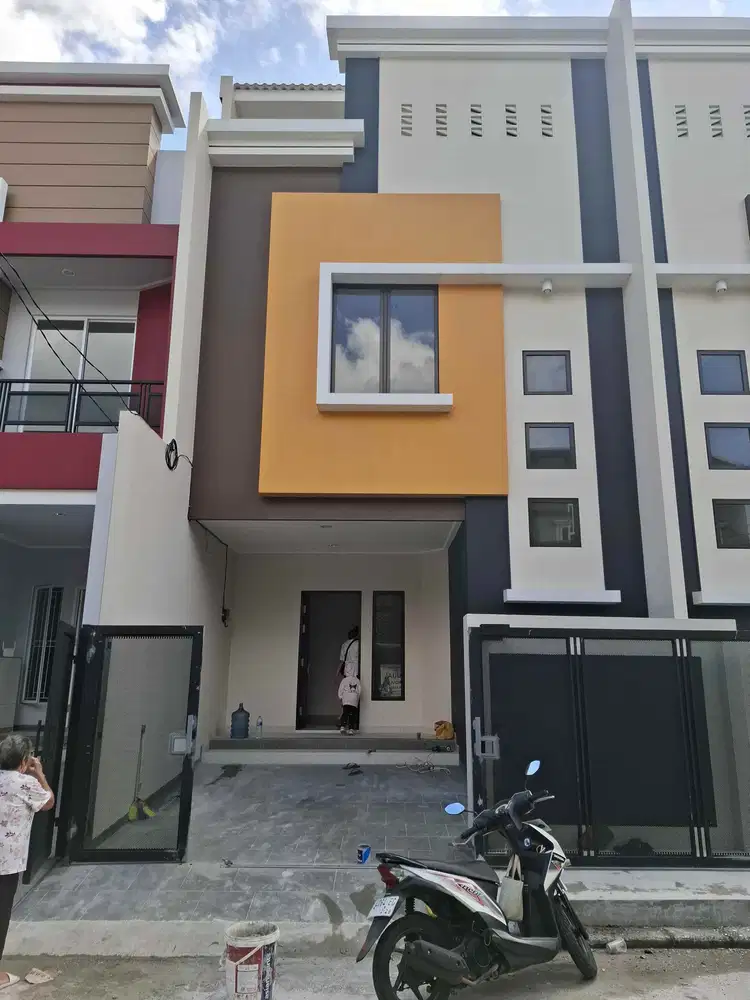 Dijual rumah baru 3 lt hdp selatan citra garden 1
