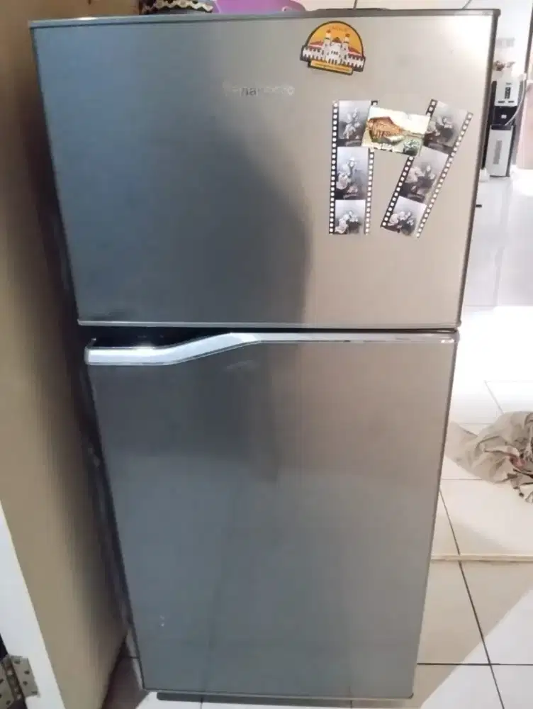 KULKAS PANASONIC 2 PINTU MODEL NR-BN209N SV