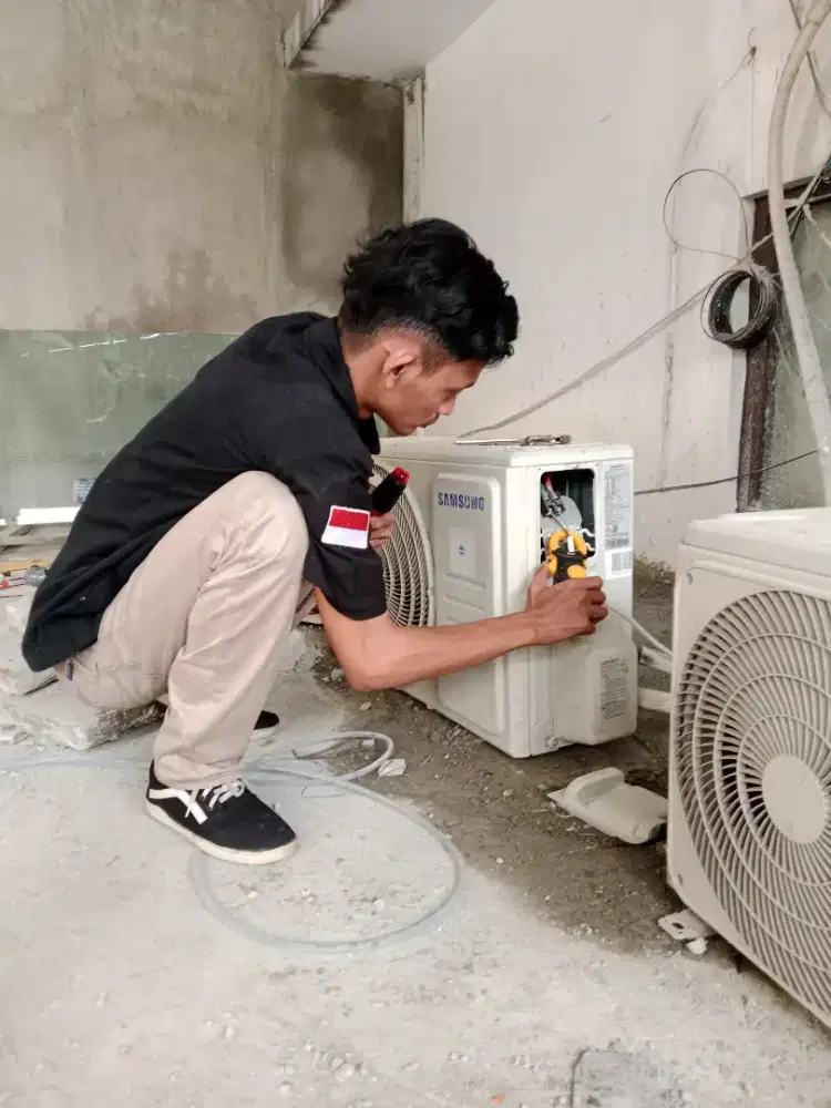 Pasang ac/Bongkar pasang ac/Service ac/Cuci ac/Isi freon ac/Bongkar ac