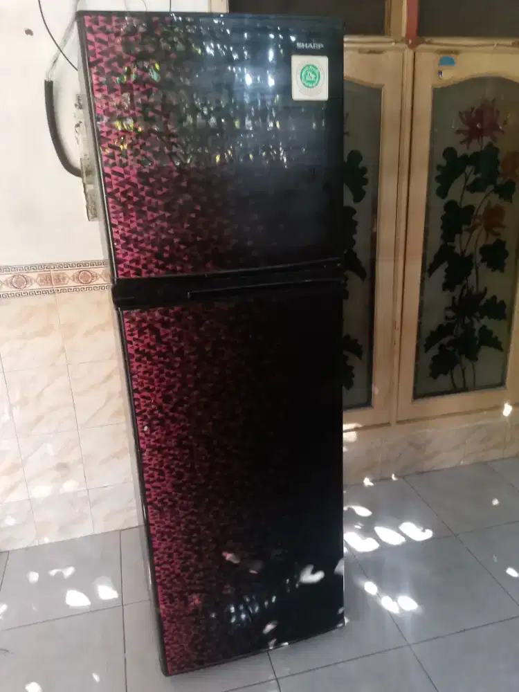 Kulkas 2 pintu merk Sharp