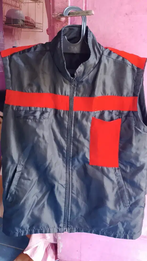 Rompi bahan parasut tebal