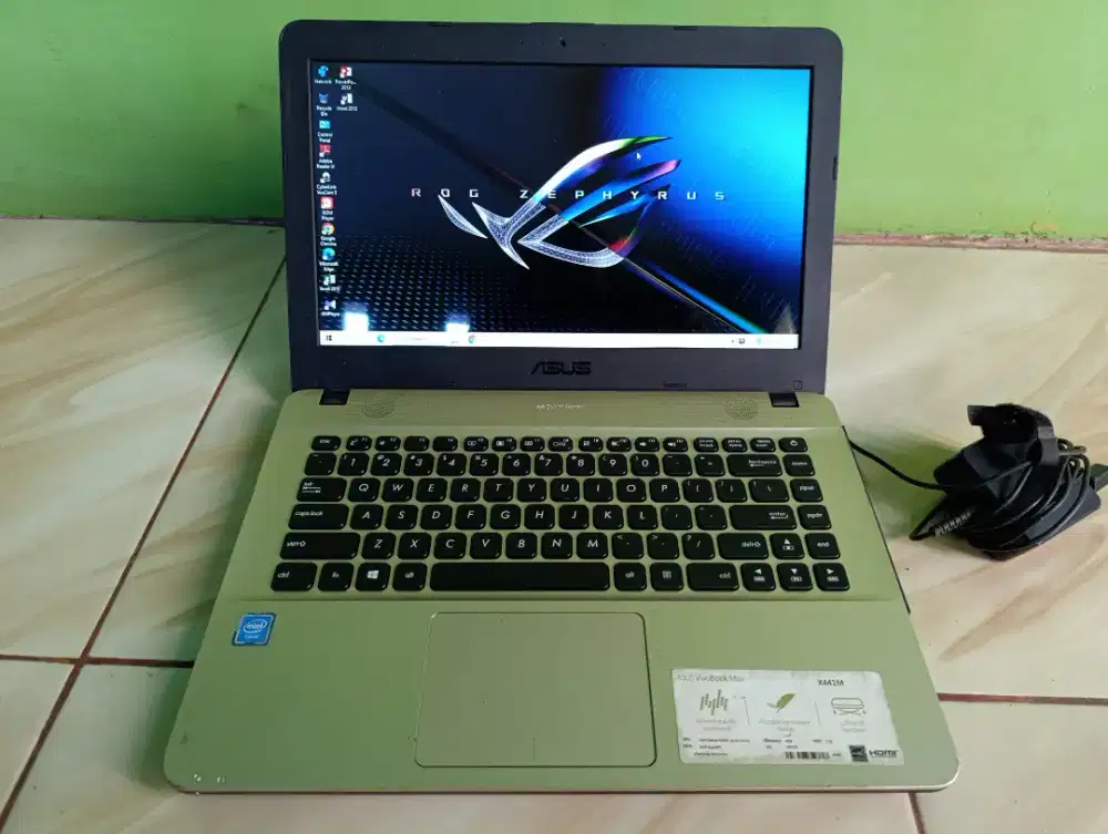 Laptop Asus X441M Ram 4GB ddr4 kondisi normal semua tinggal pake