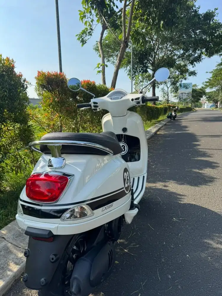 Vespa LX 126 White - Kilometer 4.100