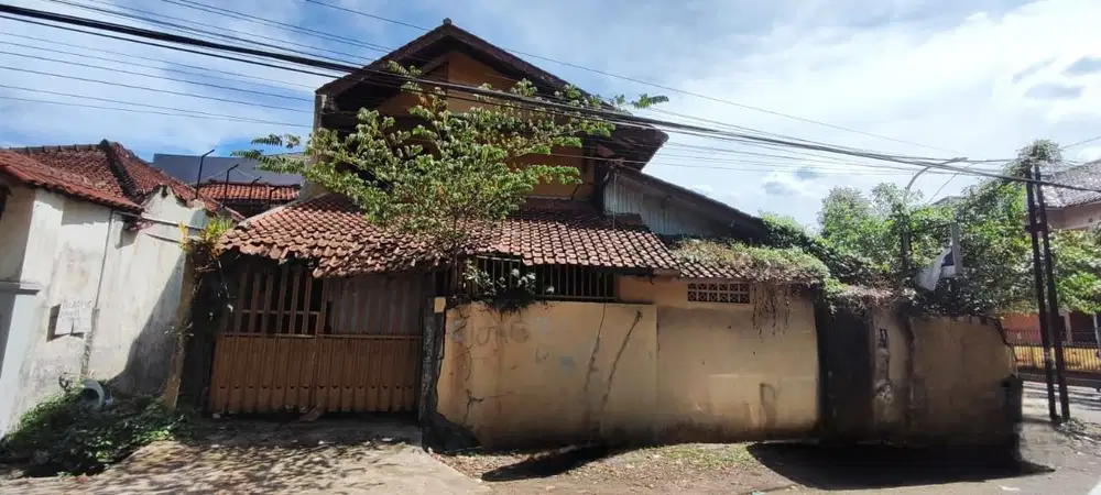 Rumah Hook Hitung Tanah di Area Pasirluyu BKR Bandung