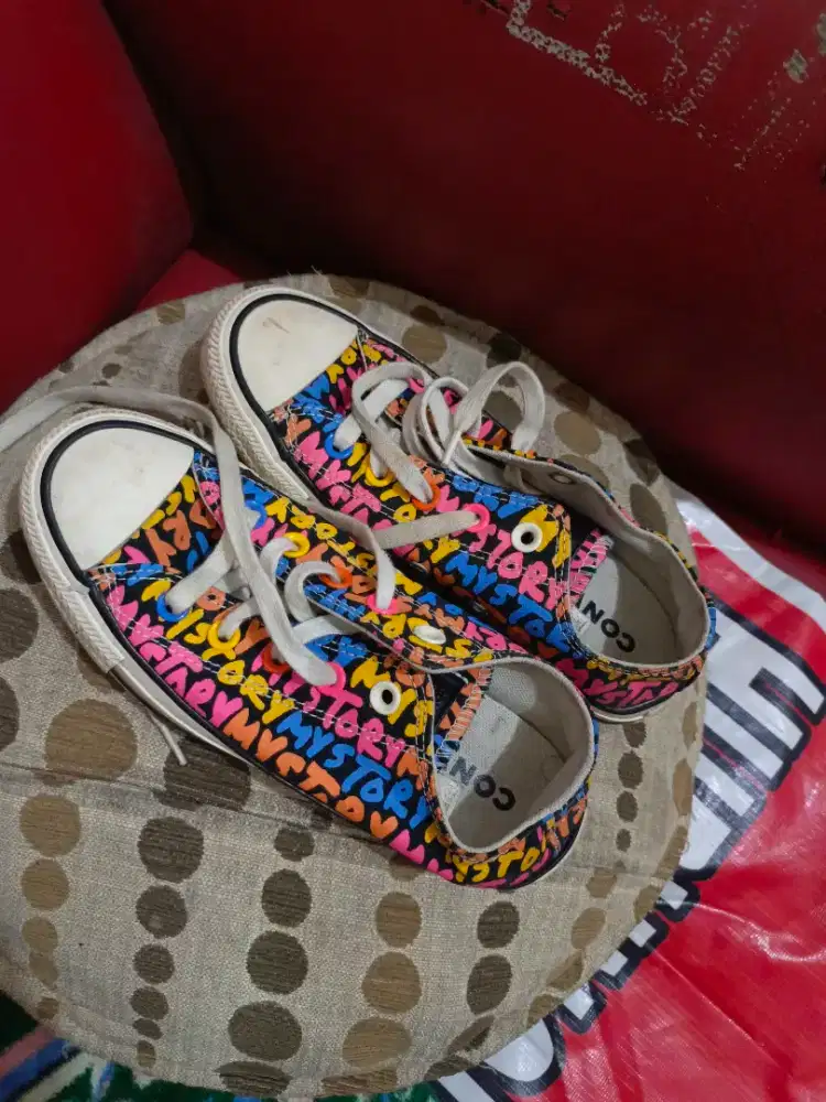 Sepatu merek Converse asli dn jarang dipakai kondisi masi bgs