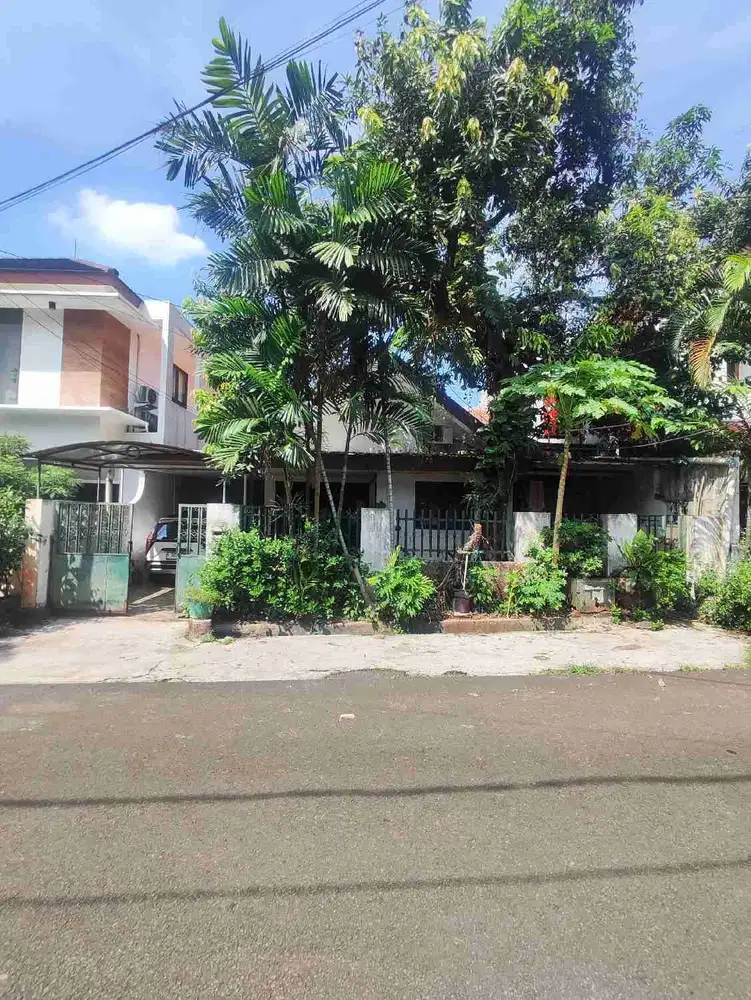 Dijual Rumah Lama Hitung Tanah Saja, Lokasi Premium Bulungan Blok M - Kebayoran Baru