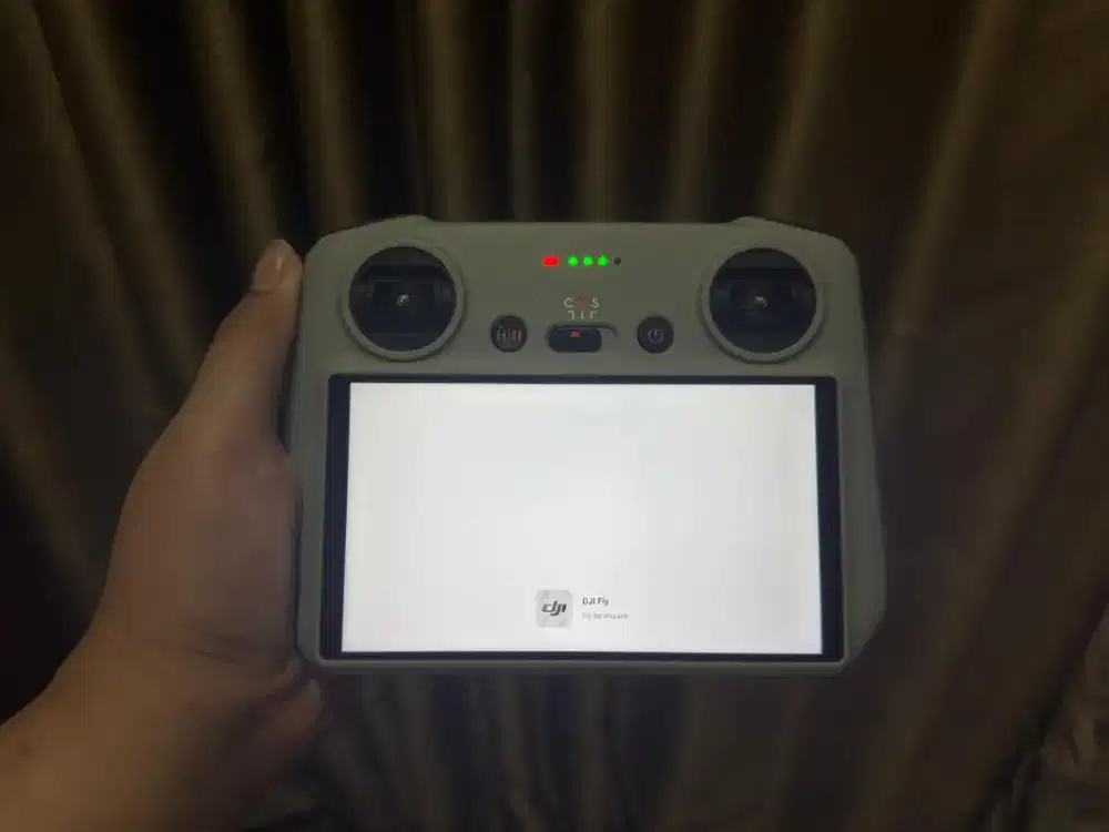 Dji RC (Remote control layar)