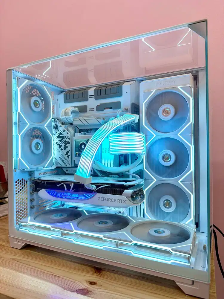 PC GAMING RTX 4080 SUPER RATA KANAN