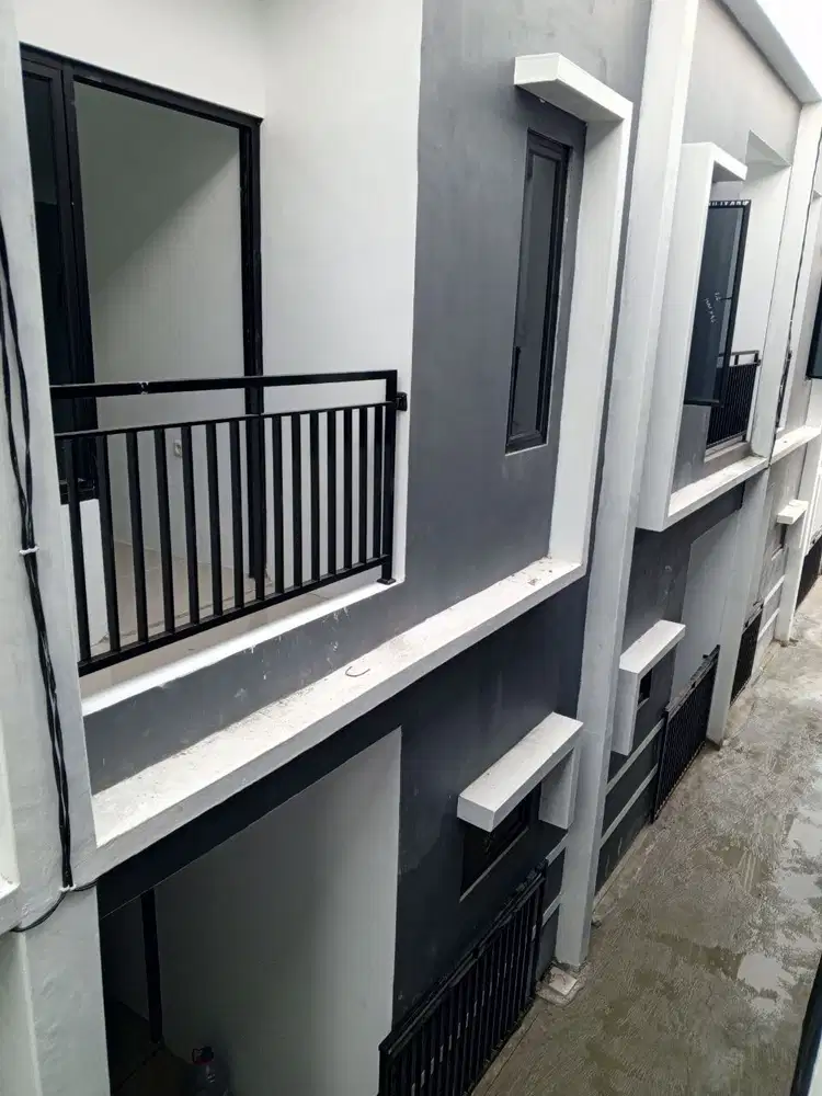 Rumah Minimalis 2 Lantai Akses Motor Bebas Banjir Jakarta Selatan