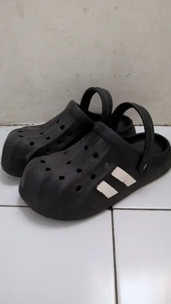Sandal cowok bekas murah