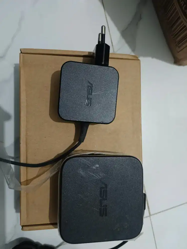 Charger laptop asus ori bawaan normal