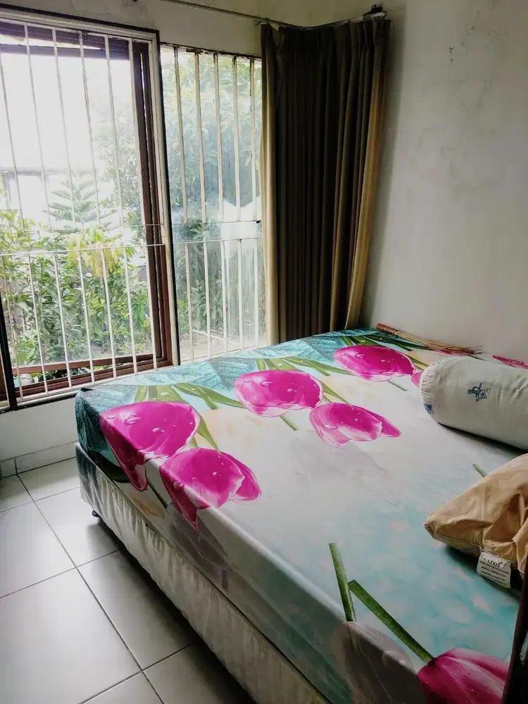 Rumah 2 Lantai Full Furnished Tinggal Bawa Koper Di Cluster Alamanda JGC Cakung Jakarta Timur
