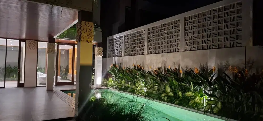 FOR RENT VILLA MEWAH BARU 4BR DEKAT PANTAI SINDHU SANUR