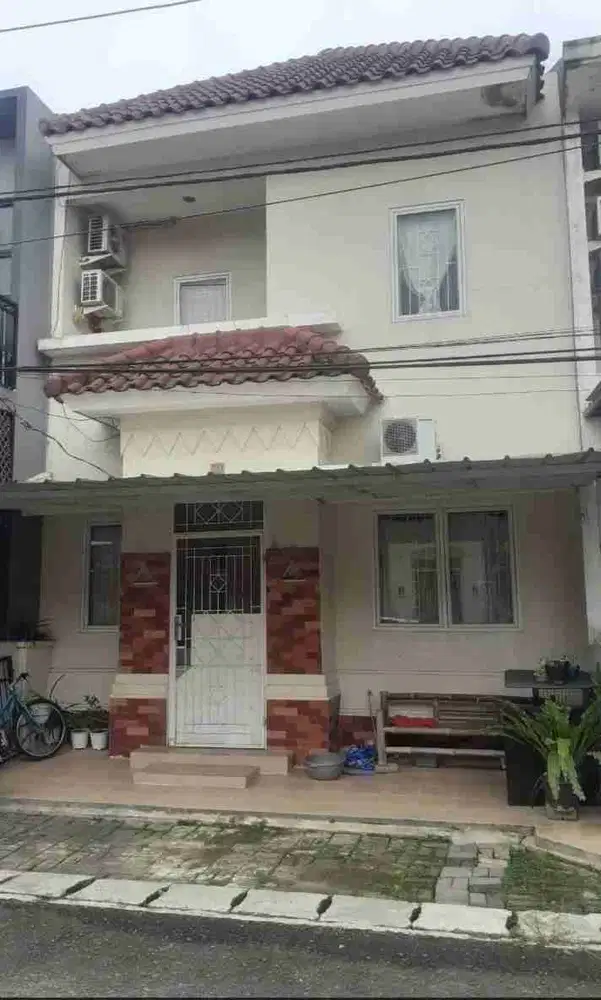 DISEWAKAN TAMAN UBUD  LIPPO KARAWACI BARAT