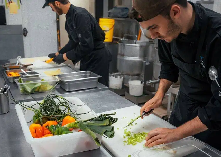 Lowongan Helper Kitchen / Leader Helper Kitchen