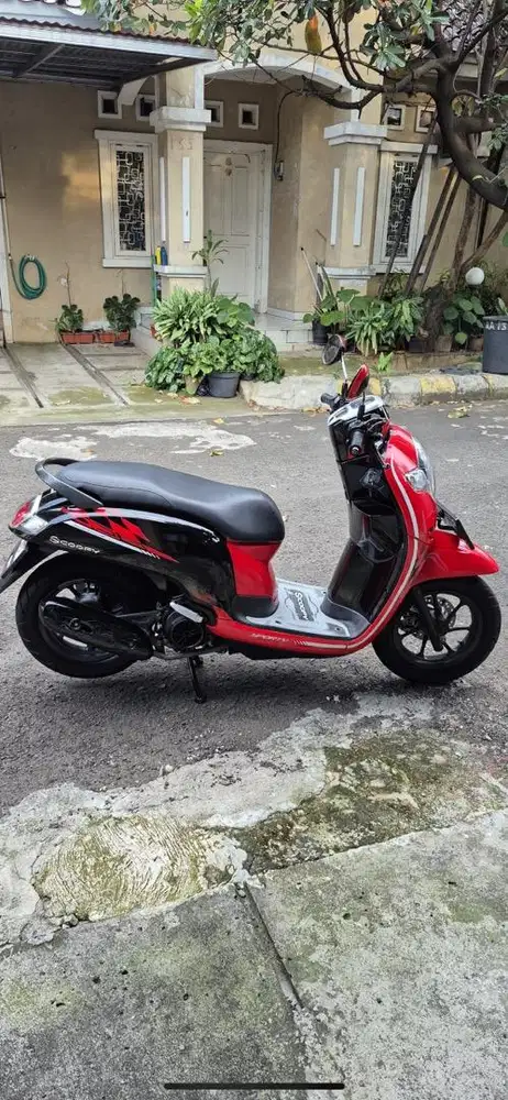 Scoopy merah hitam tahun 2018