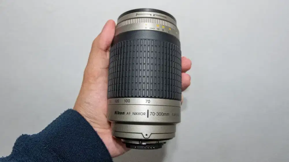 Lensa Nikon AF Nikkor 70-300mm f/4-5.6 Telephoto Zoom – Second Mulus