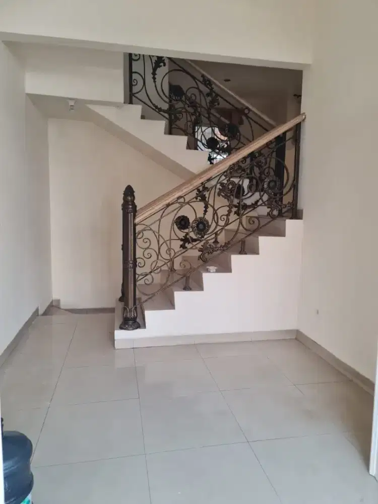 PIK Mediterania Boulevard – Rumah Disewa