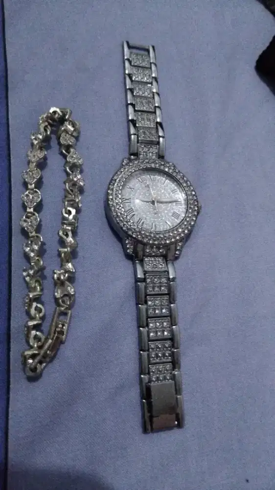 1 Set Jam Tangan & Gelang Tangan