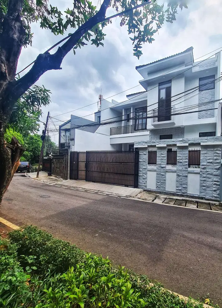 TERBAIK! Dekat SCBD ! SUPER NEGO! Rumah Dijual Bendungan hilir. Komplek, Asri & Tenang