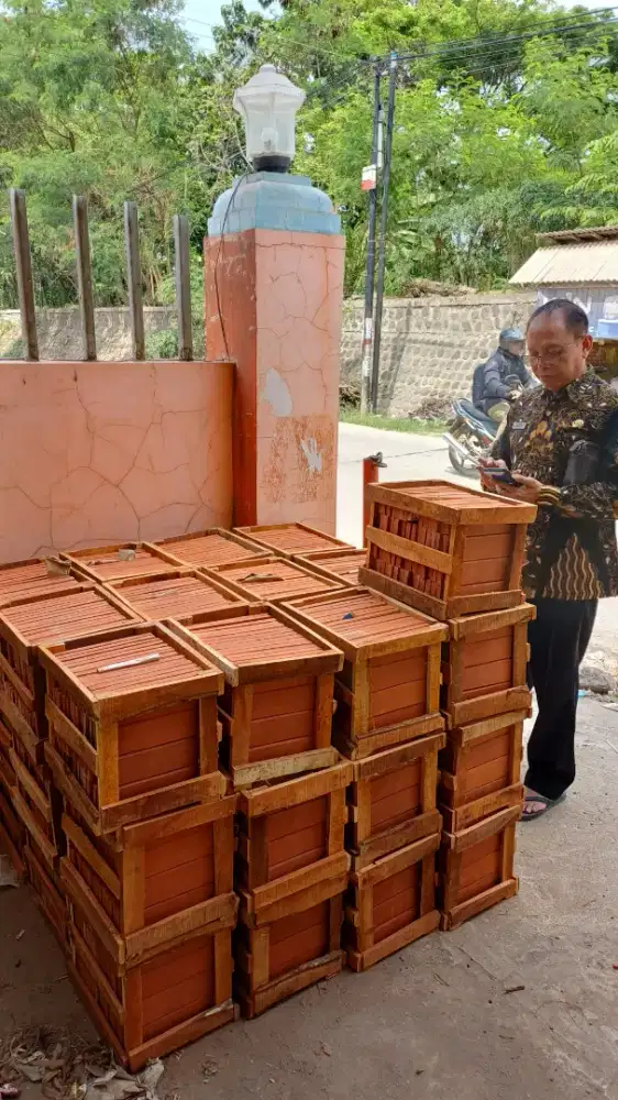 Bata Tempel Merah Rata Lurus Dan Siku