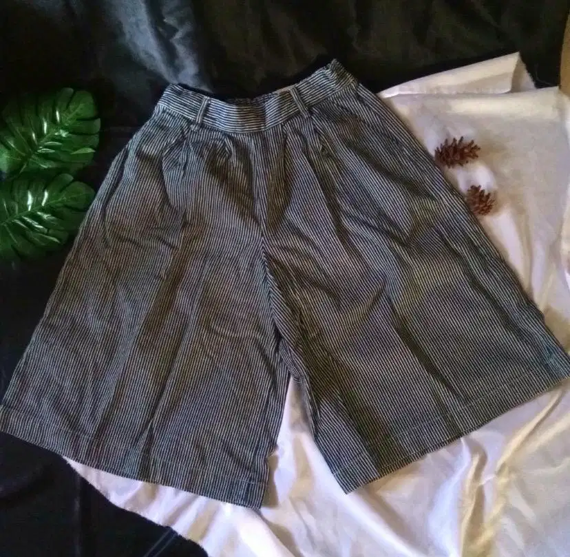 Celana Vintage Strip