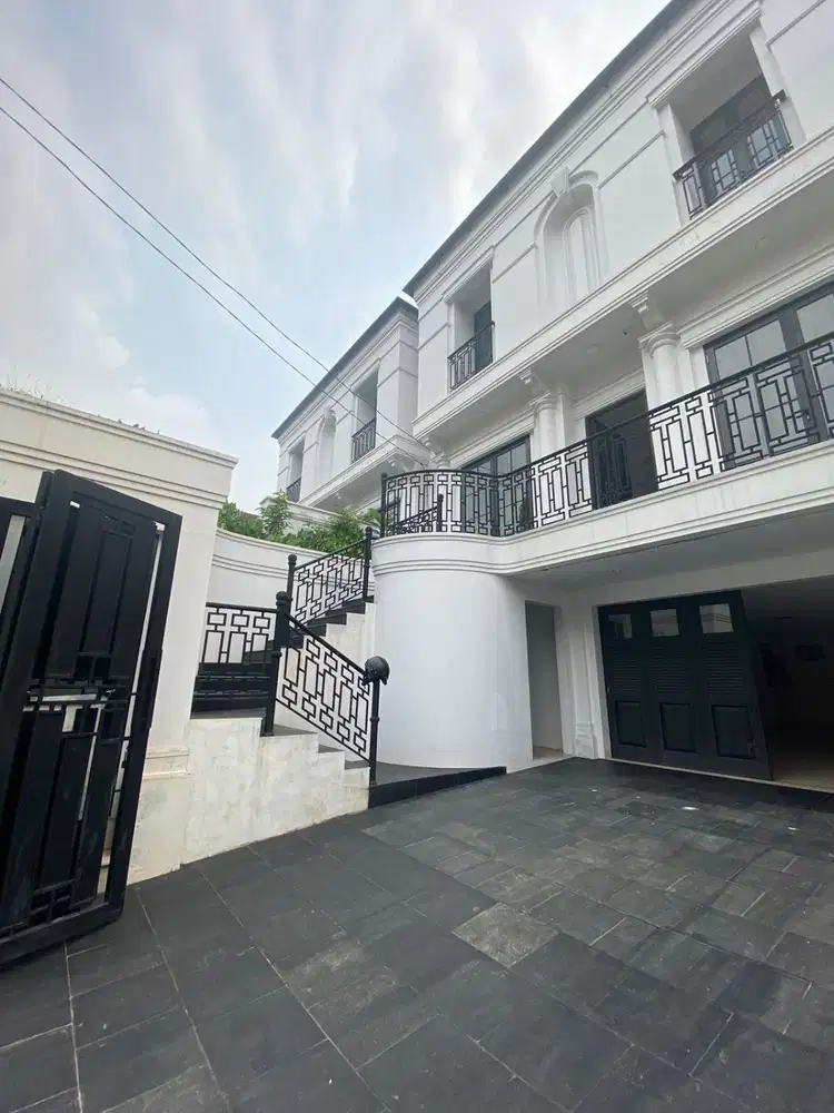 Rumah Dijual Cipete. American Classic + Pool, Akses Jalan Lebar. NEGO