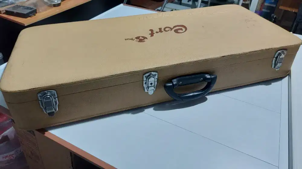 Hard Case Gitar Akustik mini (3/4) CORT original, vintage & langka