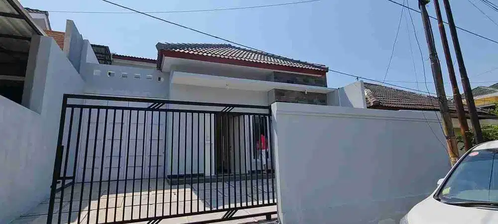 Rumah Siap Pakai sudah tinggi dari jalan tidak banjir di Puri Anjasmoro