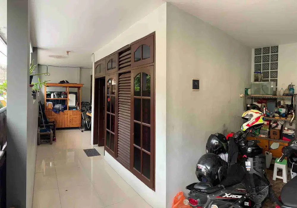Dijual Cepat Rumah 2 Lantai Lokasi Strategis di Galaxy Kota Bekasi