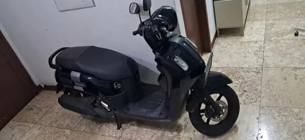 Yamaha Fazzio Hitam 2023