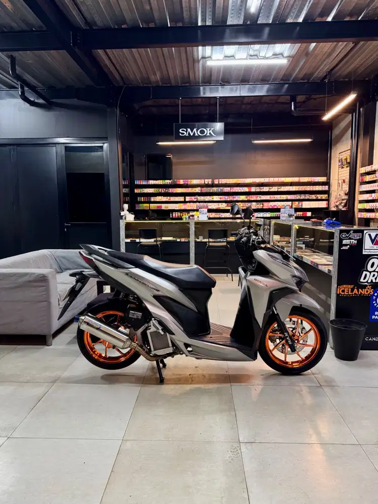 Vario 150 LED New ISS Keyless Silver 2019
