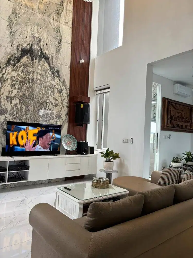 JUAL RUMAH PREMIUM LOKASI PREMIUM Gading Serpong Cluster AMALFI di BOELEVARD