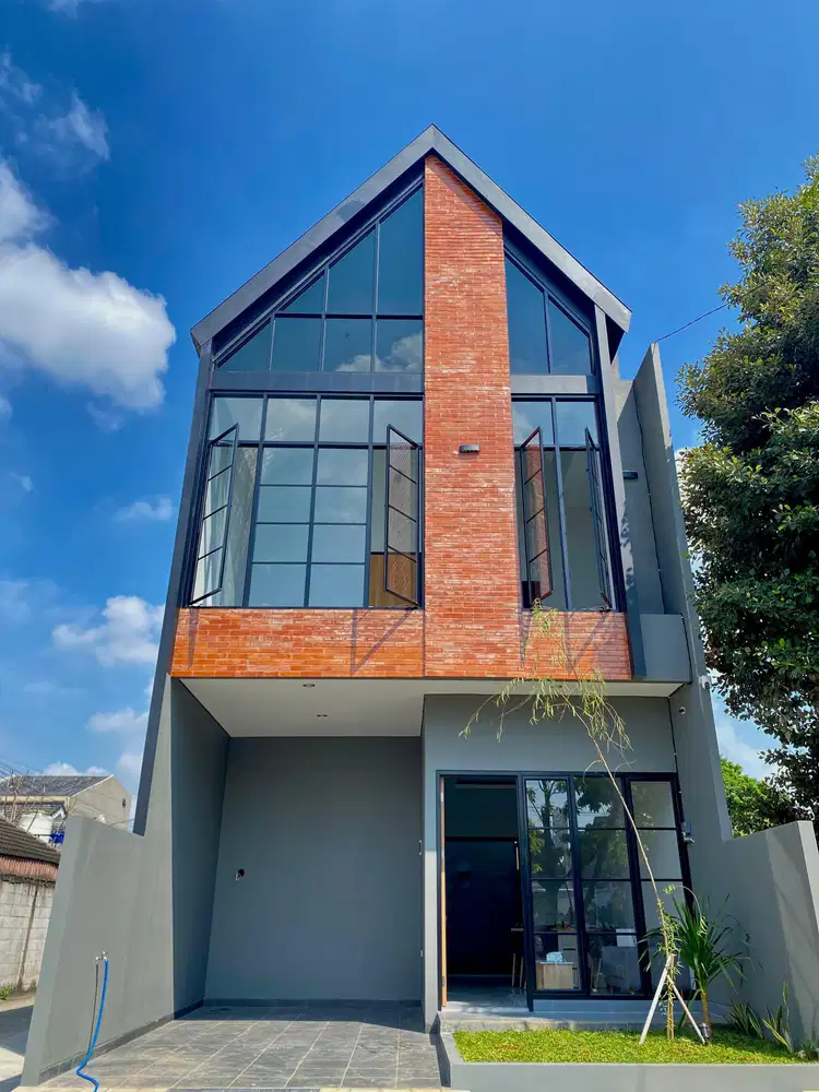 Rumah Mewah akses jalan lebar - 1 menit ke Tol Kukusan & 5 menit ke UI