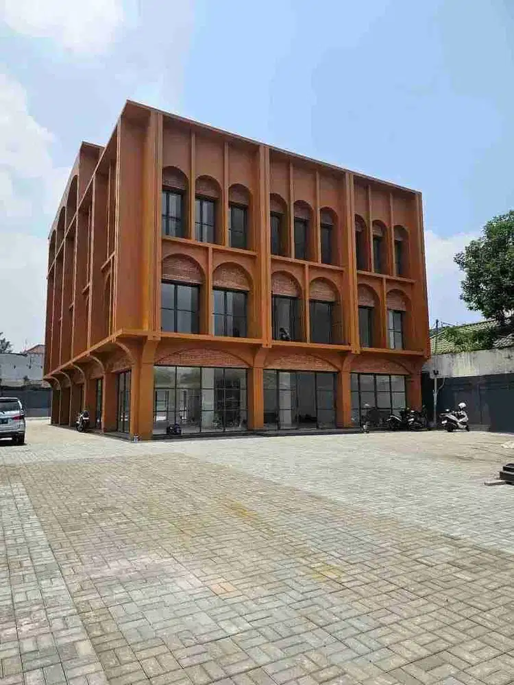 Gedung Baru Raya Ragunan RM Harsono Parkir 50 mobil