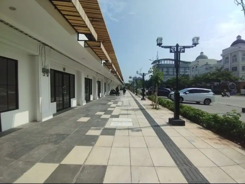 Sewa Ruko Komersial Hollywood Signature