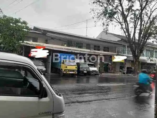 Rumah di poros GN Bawakareng