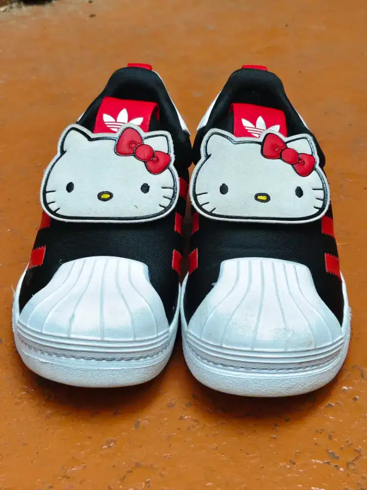 Sepatu Adidas Hello Kitty