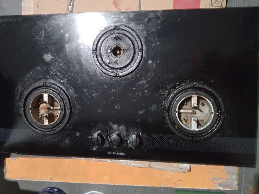 Kompor tanam electrolux