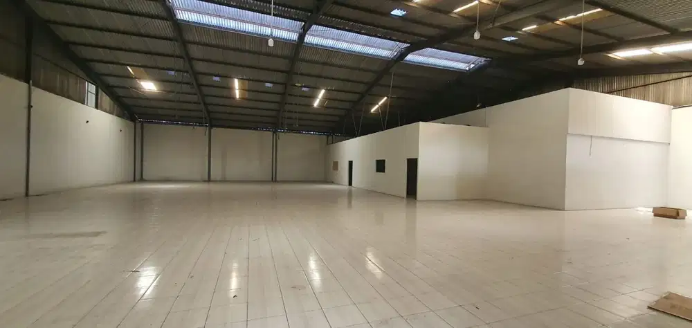 DISEWAKAN GUDANG RAYA MANUKAN WETAN DEKAT MARGOMULYO SURABAYA BARAT