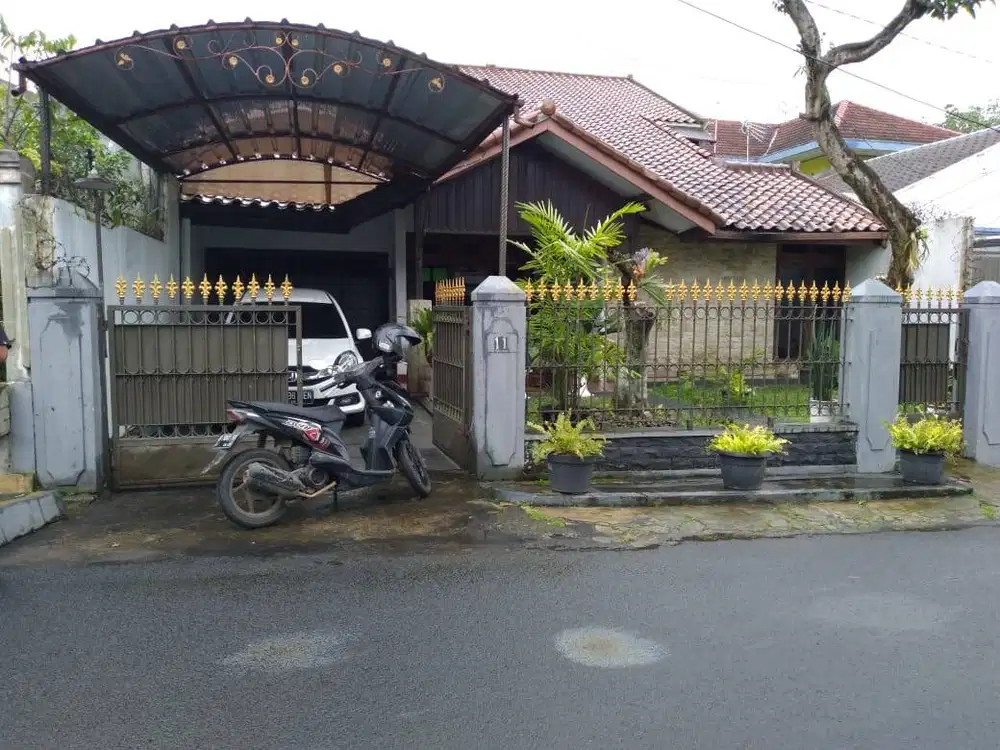 Rumah nyaman dengan akses mudah ke pusat kota